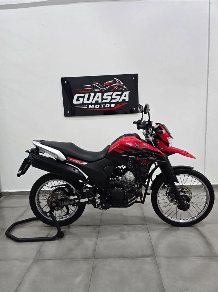 XTZ 250 LANDER 2024